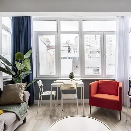 And Modern Flat 5 Min To Taksim Square Istanbul